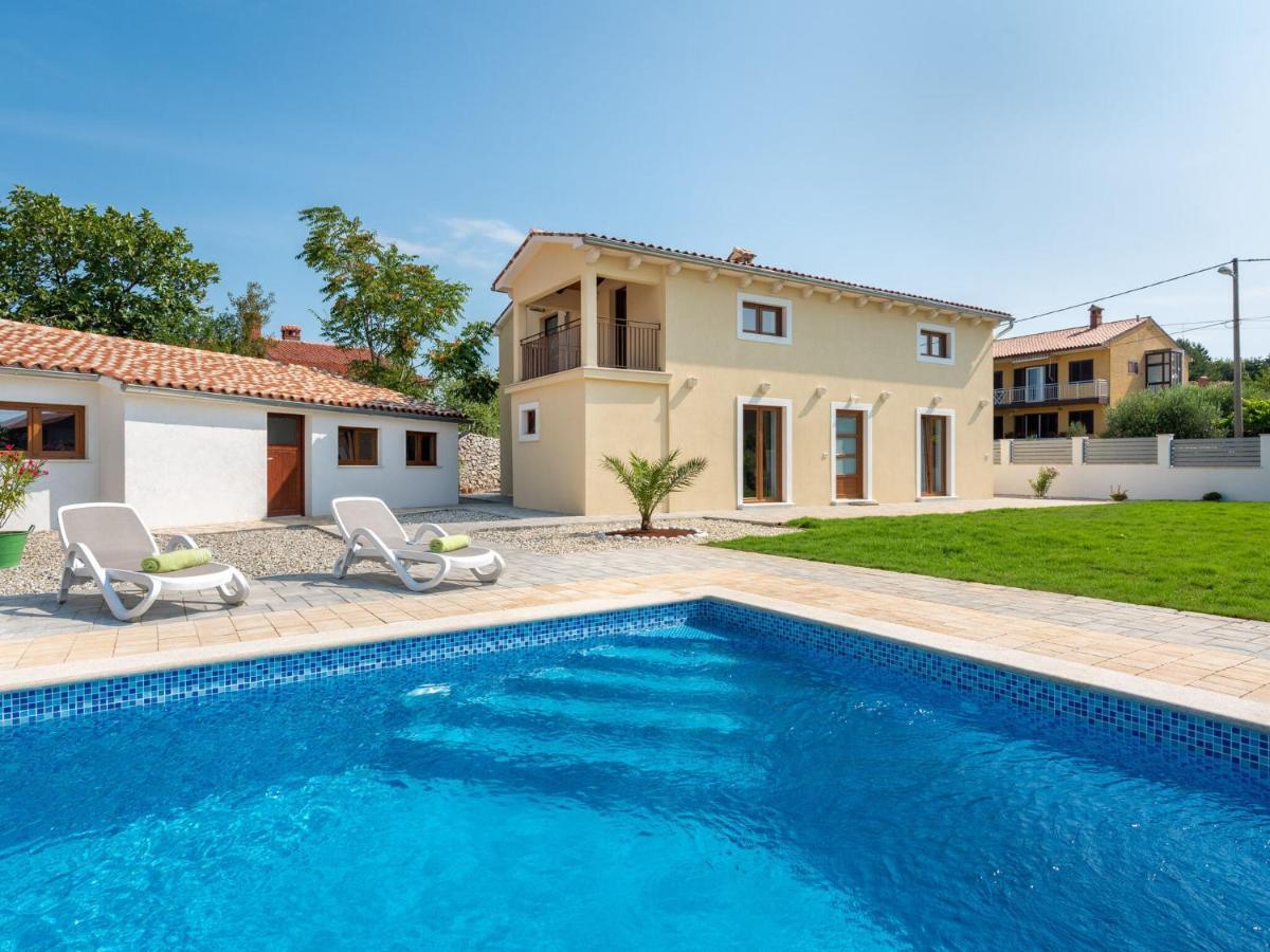 Tranquil Holiday Home In Labin With Private Swimming Pool Ngoại thất bức ảnh