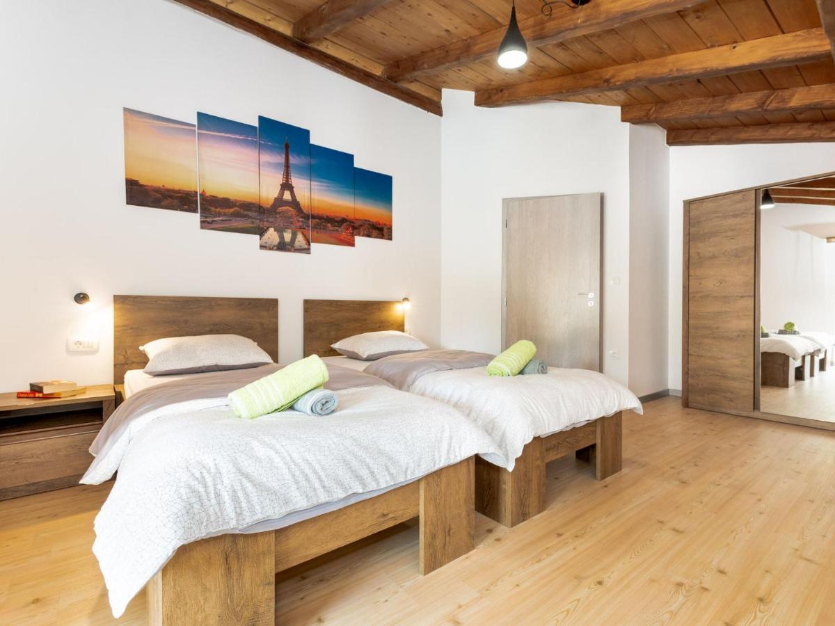 Tranquil Holiday Home In Labin With Private Swimming Pool Phòng bức ảnh