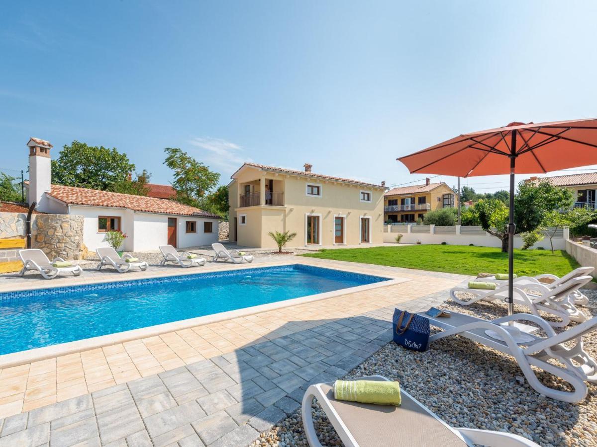 Tranquil Holiday Home In Labin With Private Swimming Pool Phòng bức ảnh
