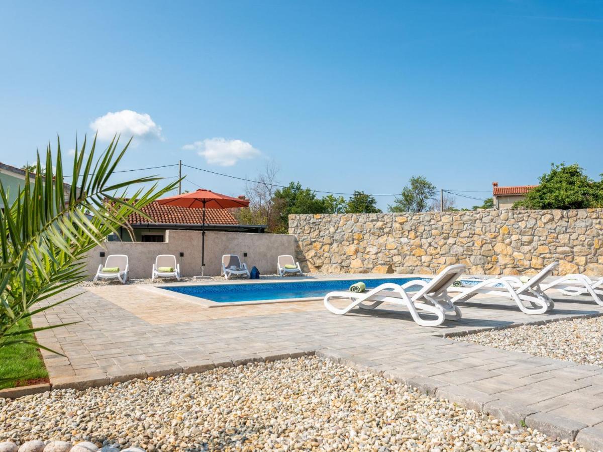 Tranquil Holiday Home In Labin With Private Swimming Pool Phòng bức ảnh